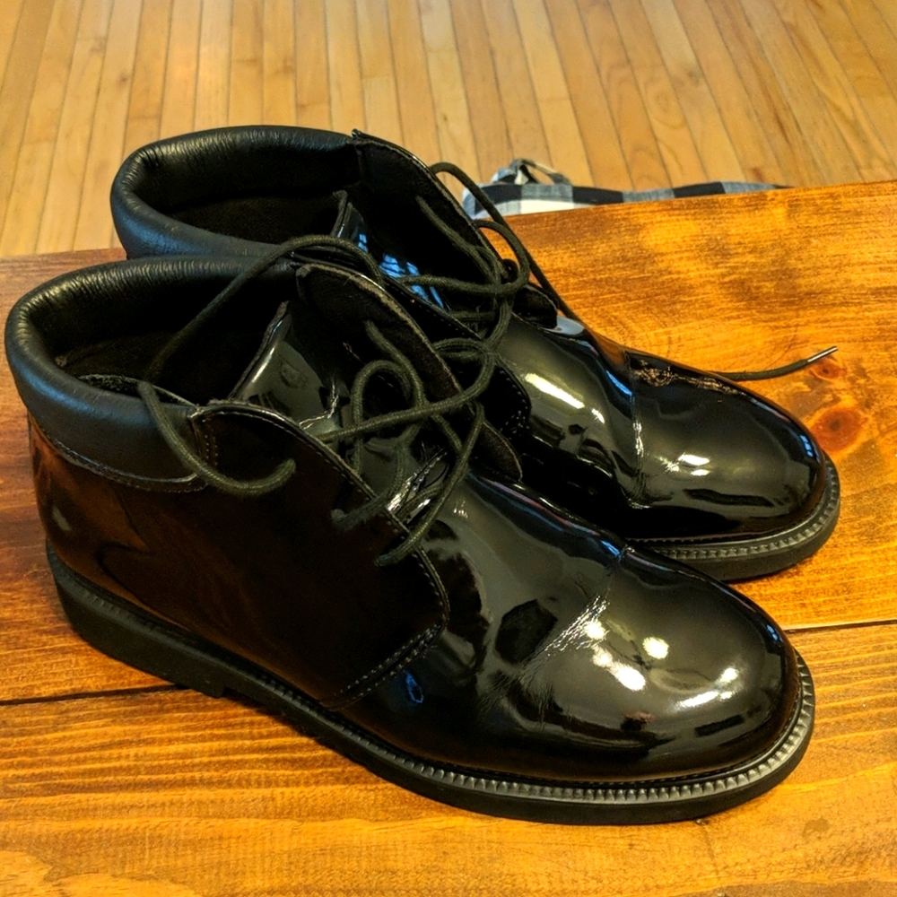 Thorogood Chukka Men's Dress Shoes